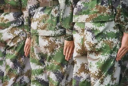 亭子军训吃瓜,吃瓜群众的欢乐时光