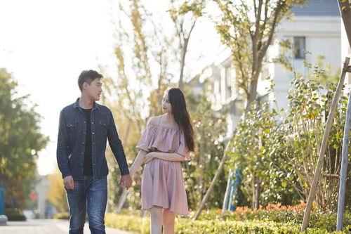 全员吃瓜吃到撑,吃瓜吃到撑的狂欢时刻