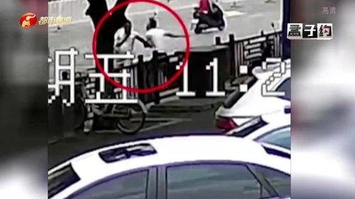 男子感情受挫吃瓜,一场关于情感的自我疗愈之旅